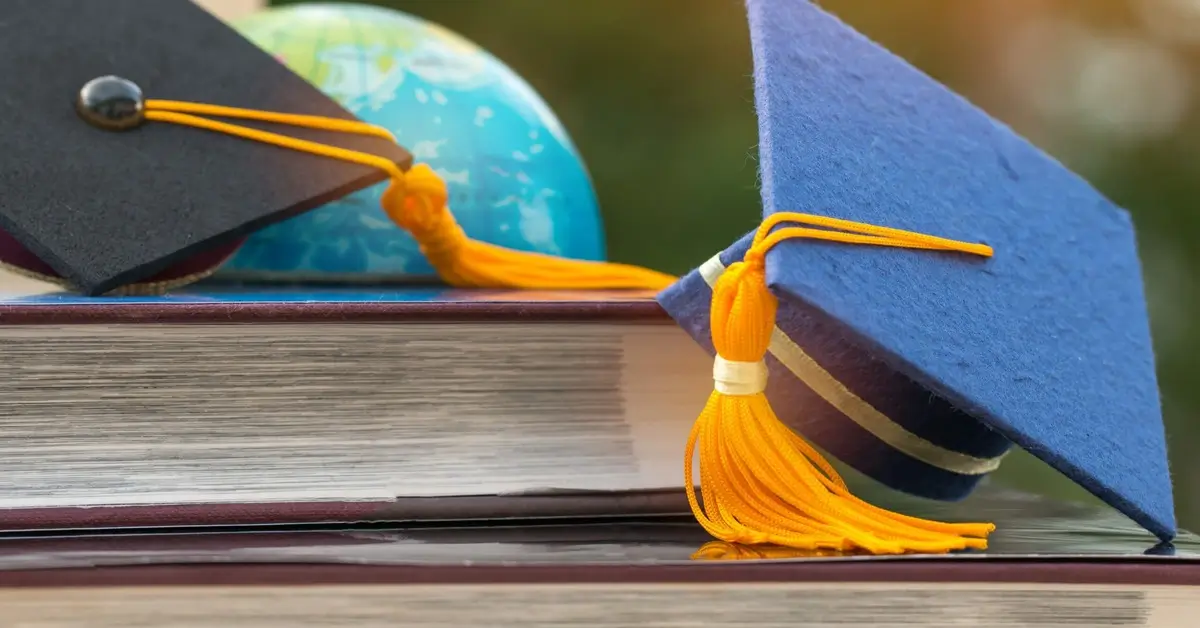 Le Togo alerte sur certains risques liés aux études à l’étranger. Quelles précautions pour garantir la sécurité des étudiants africains ? Tout savoir.